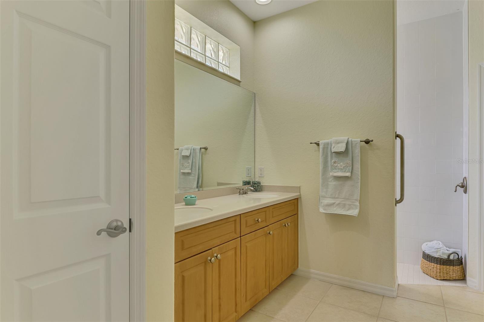 Listing Image #43