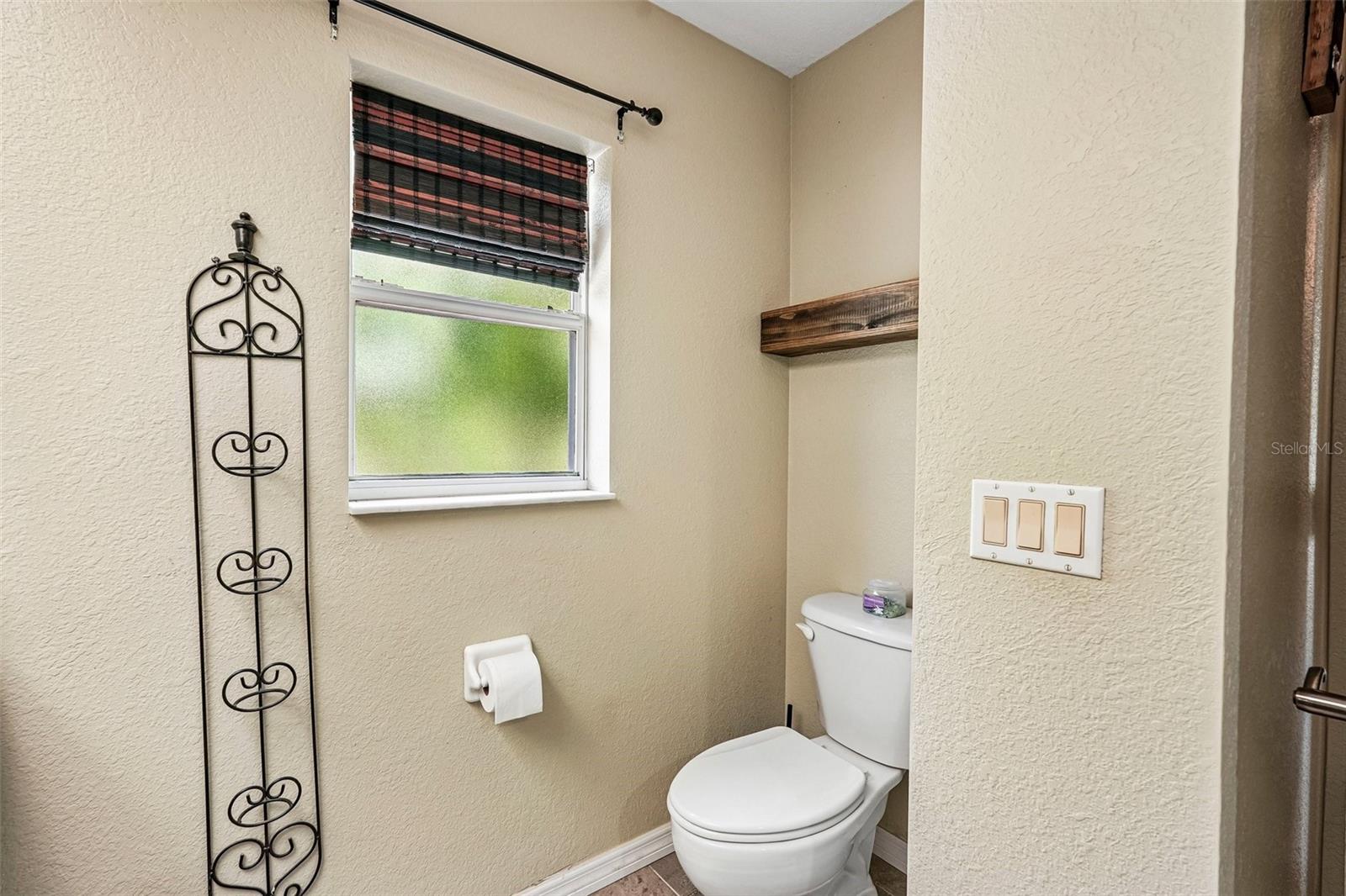 Listing Image #17