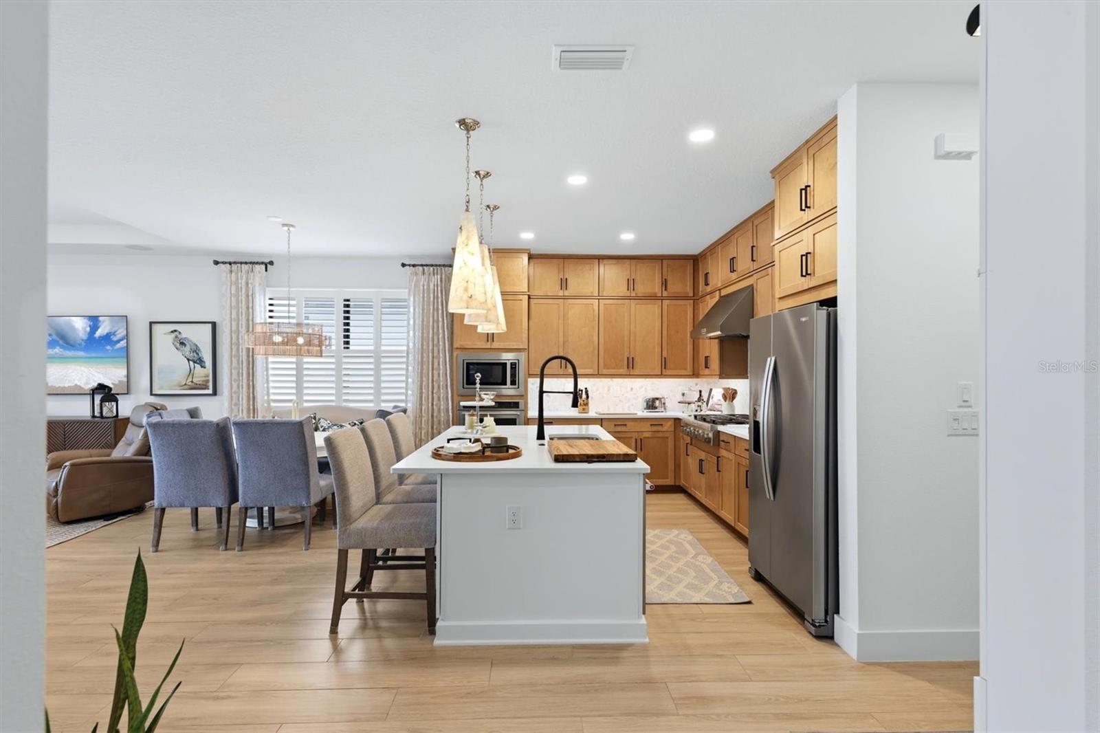 Listing Image #10