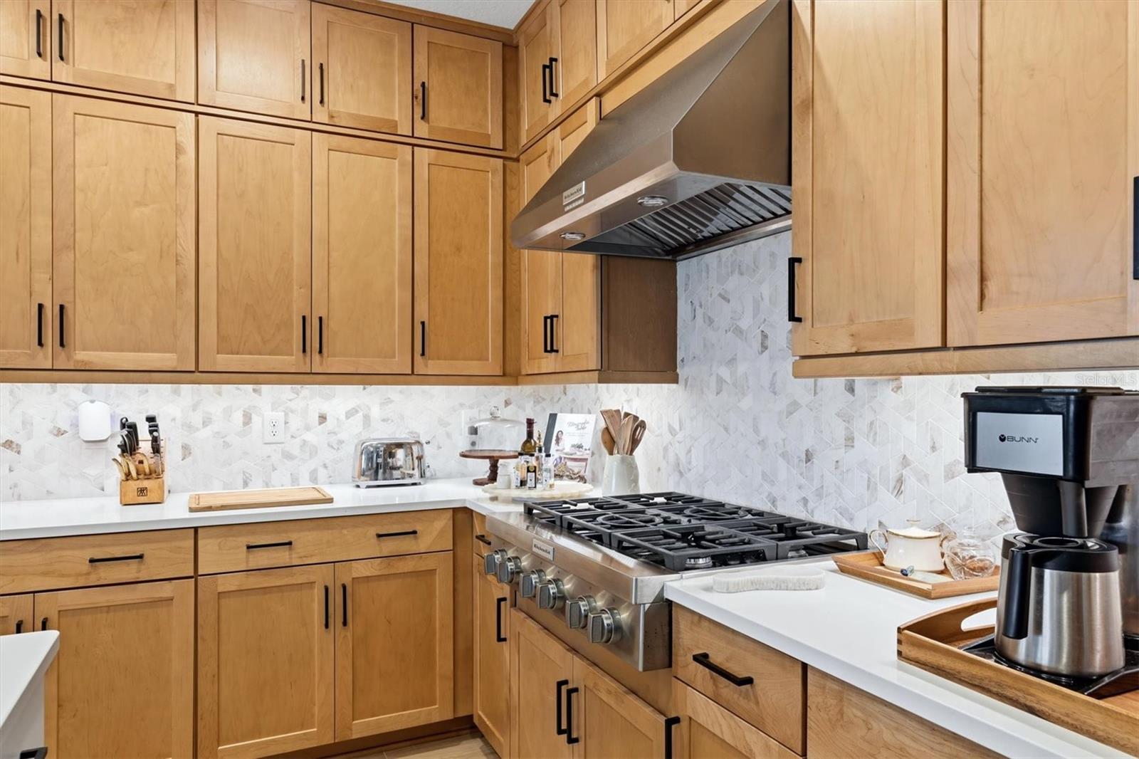 Listing Image #13