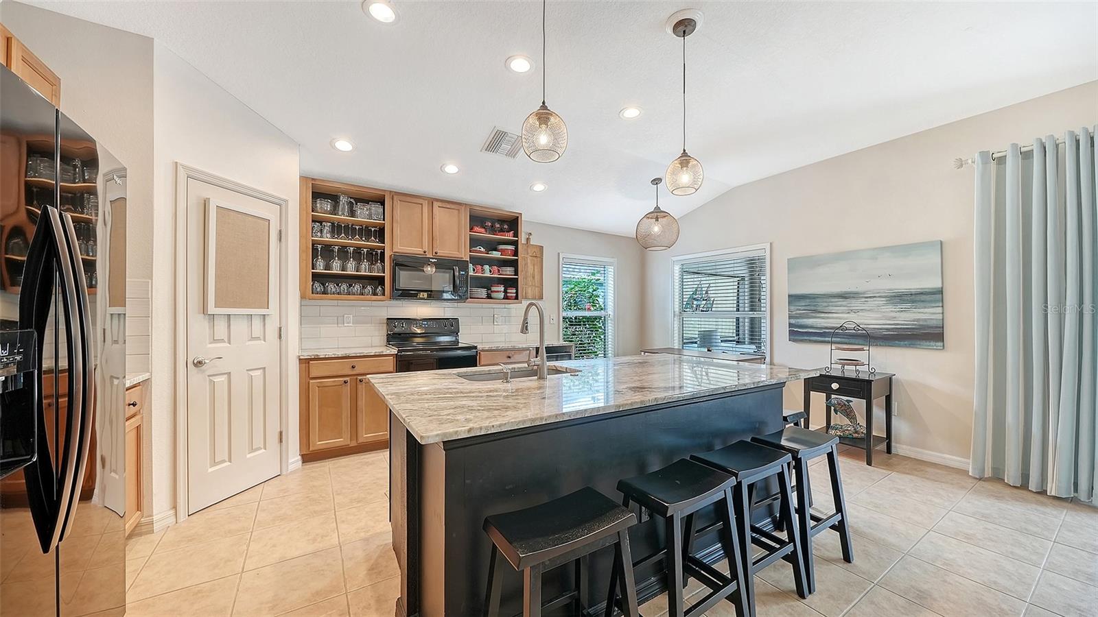 Listing Image #11