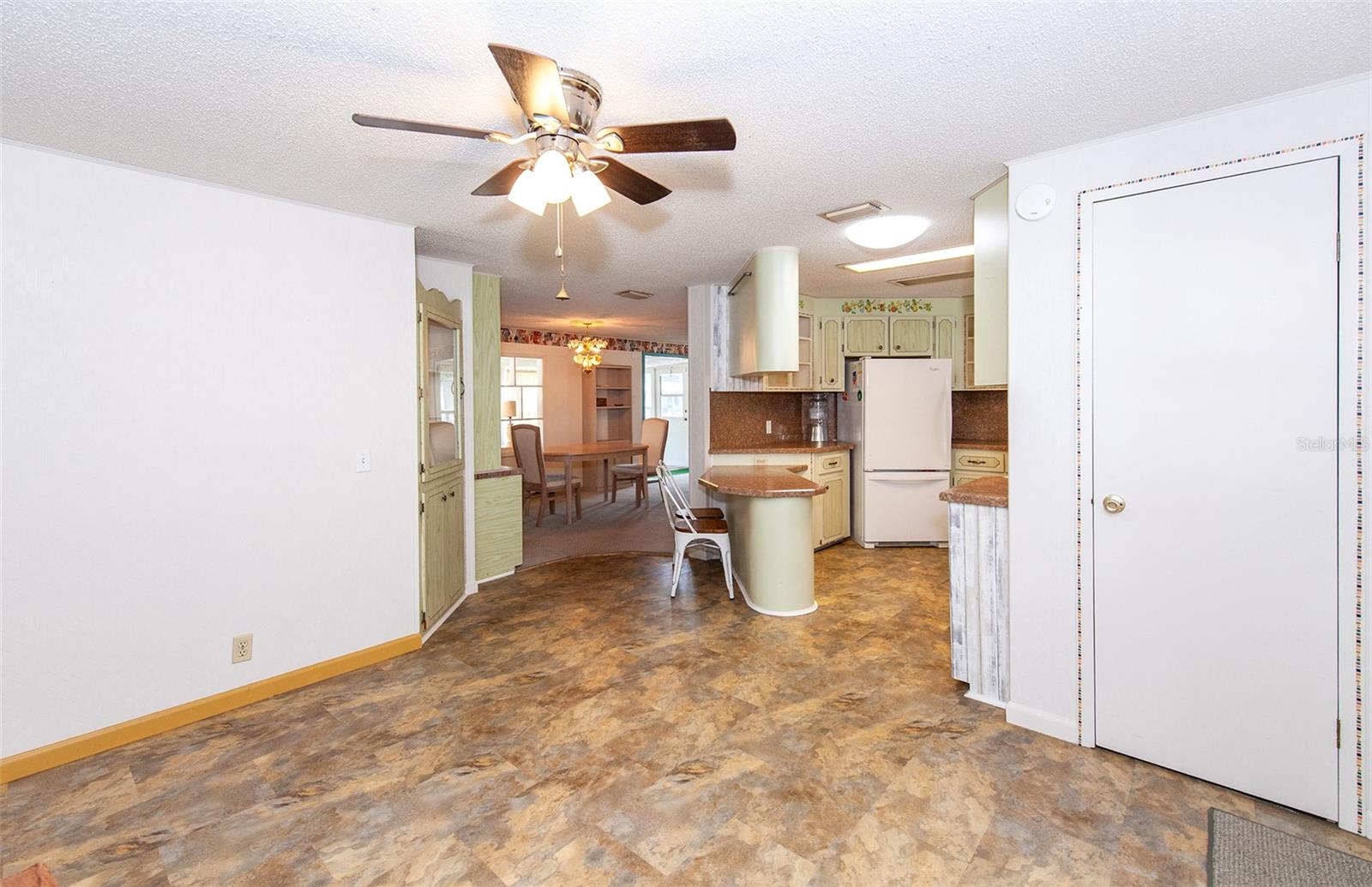 Listing Image #4