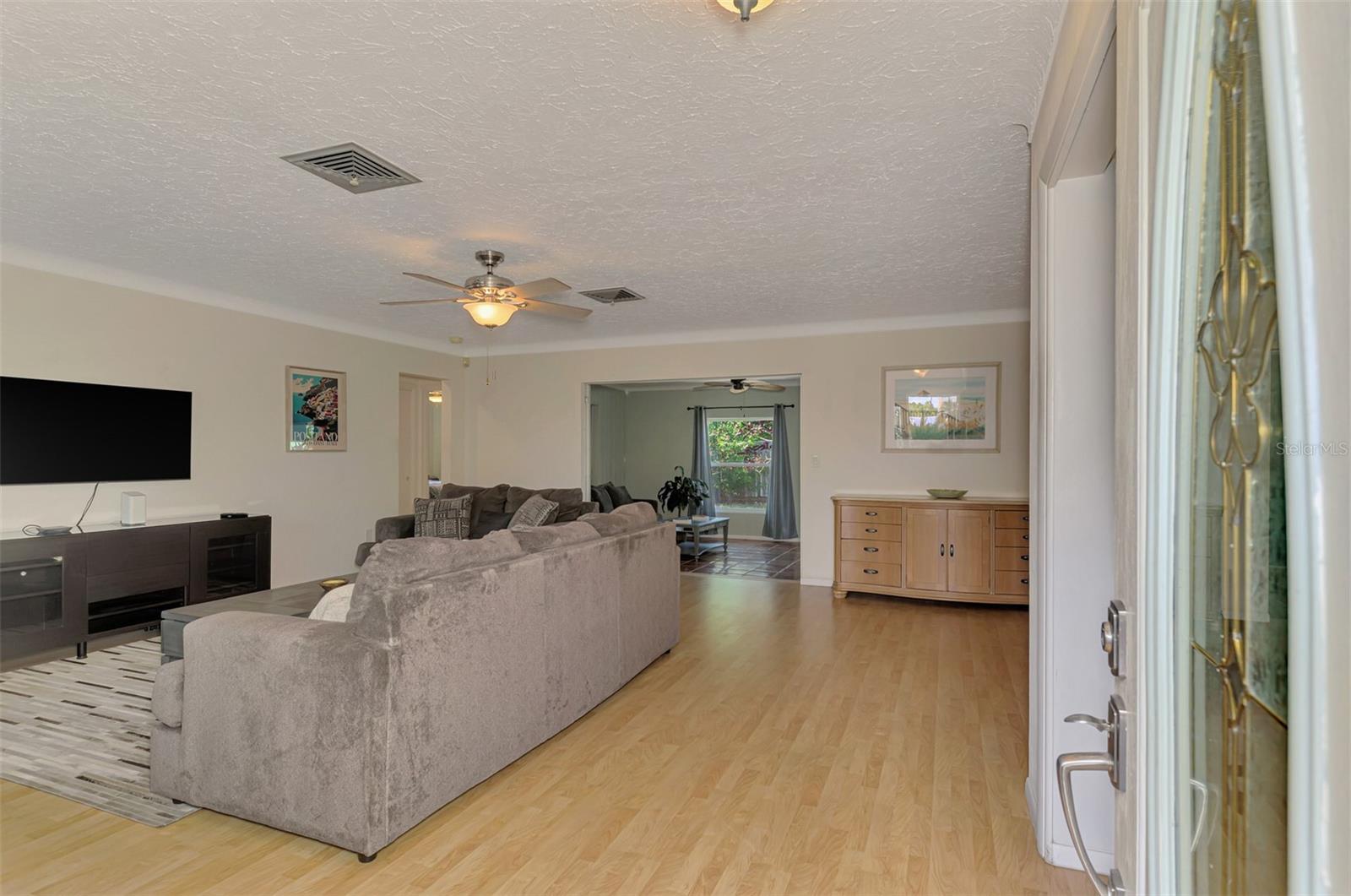 Listing Image #8