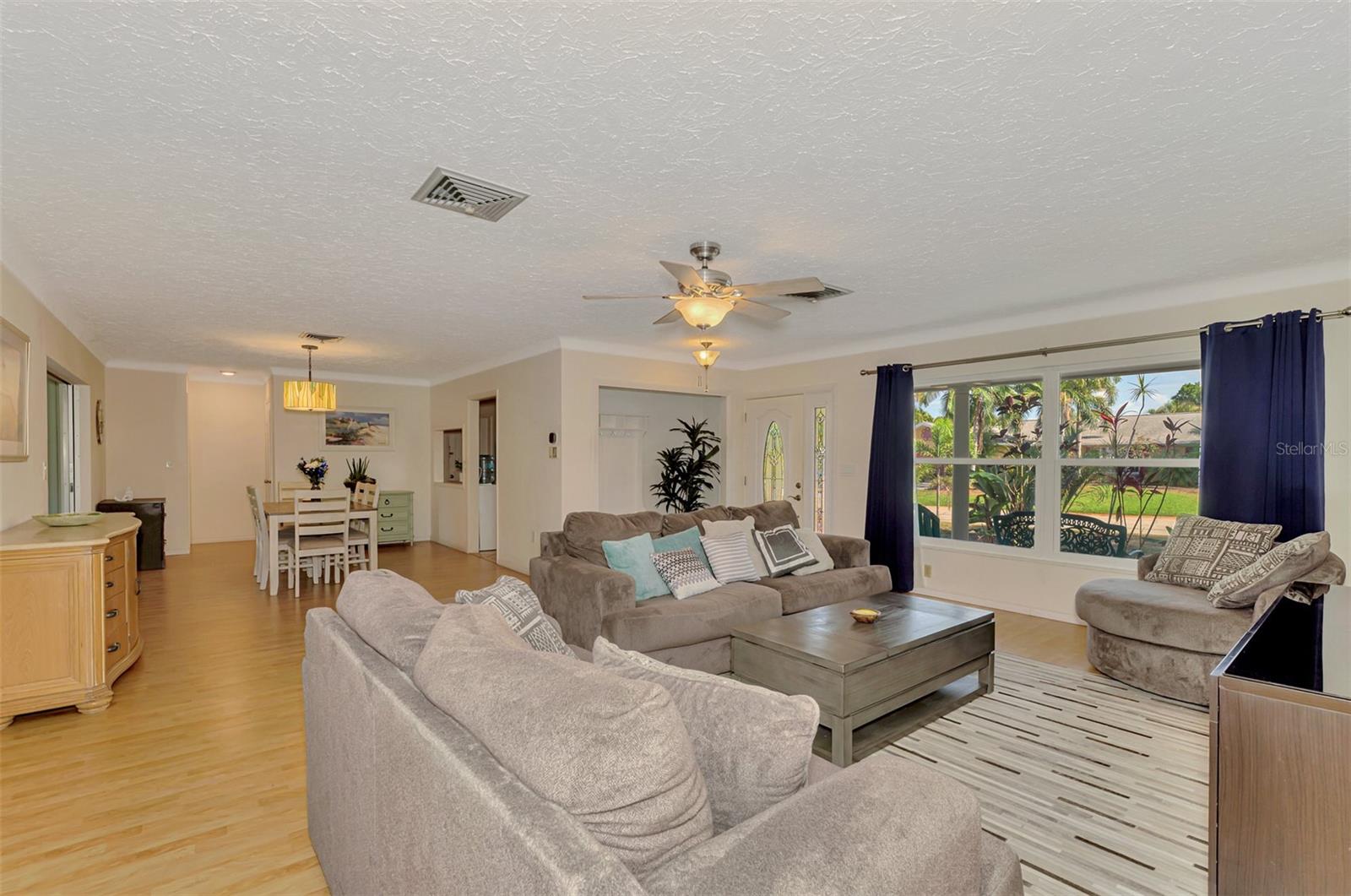 Listing Image #13