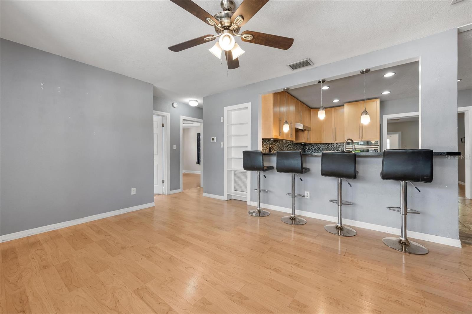 Listing Image #12