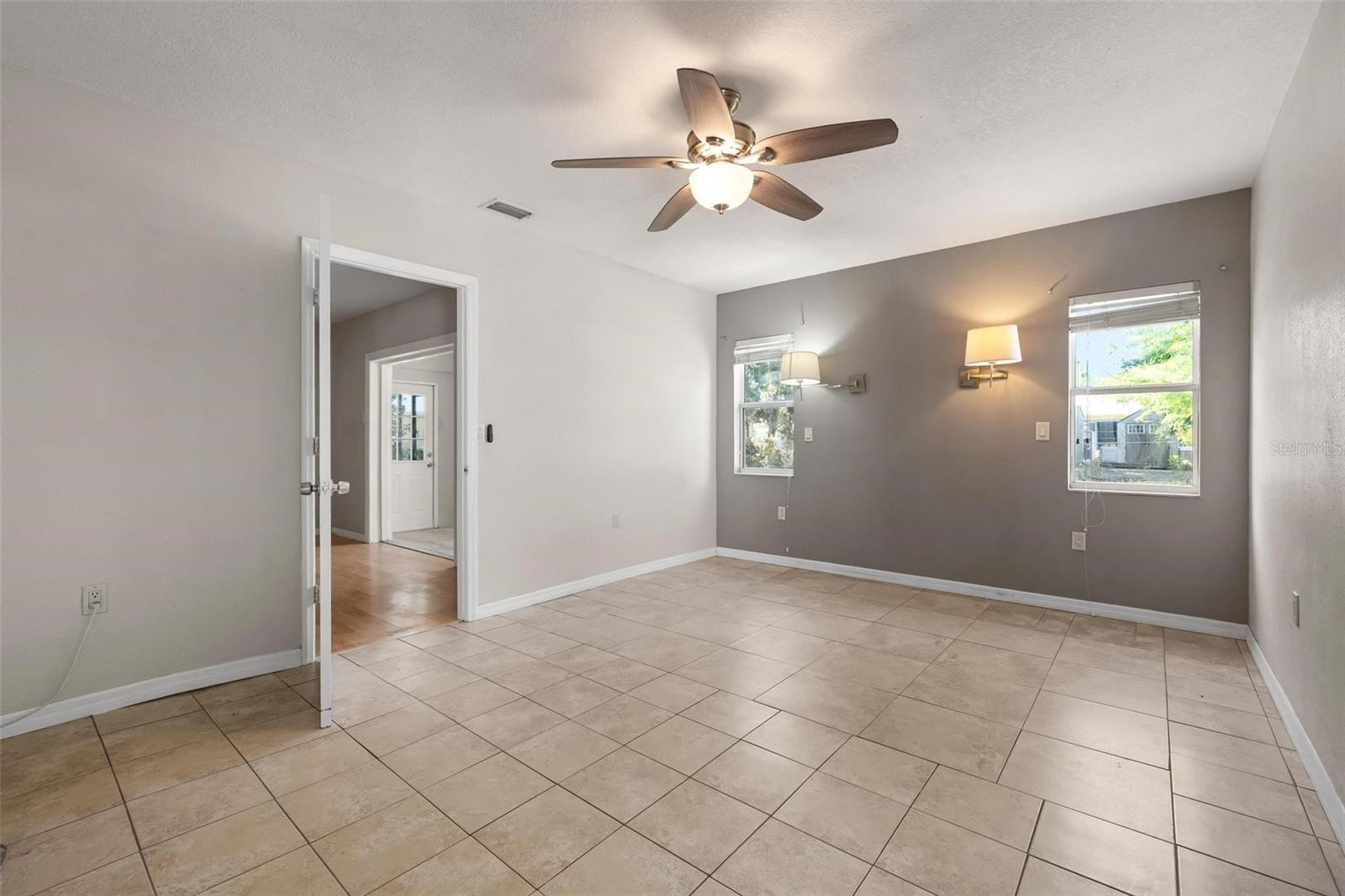 Listing Image #32