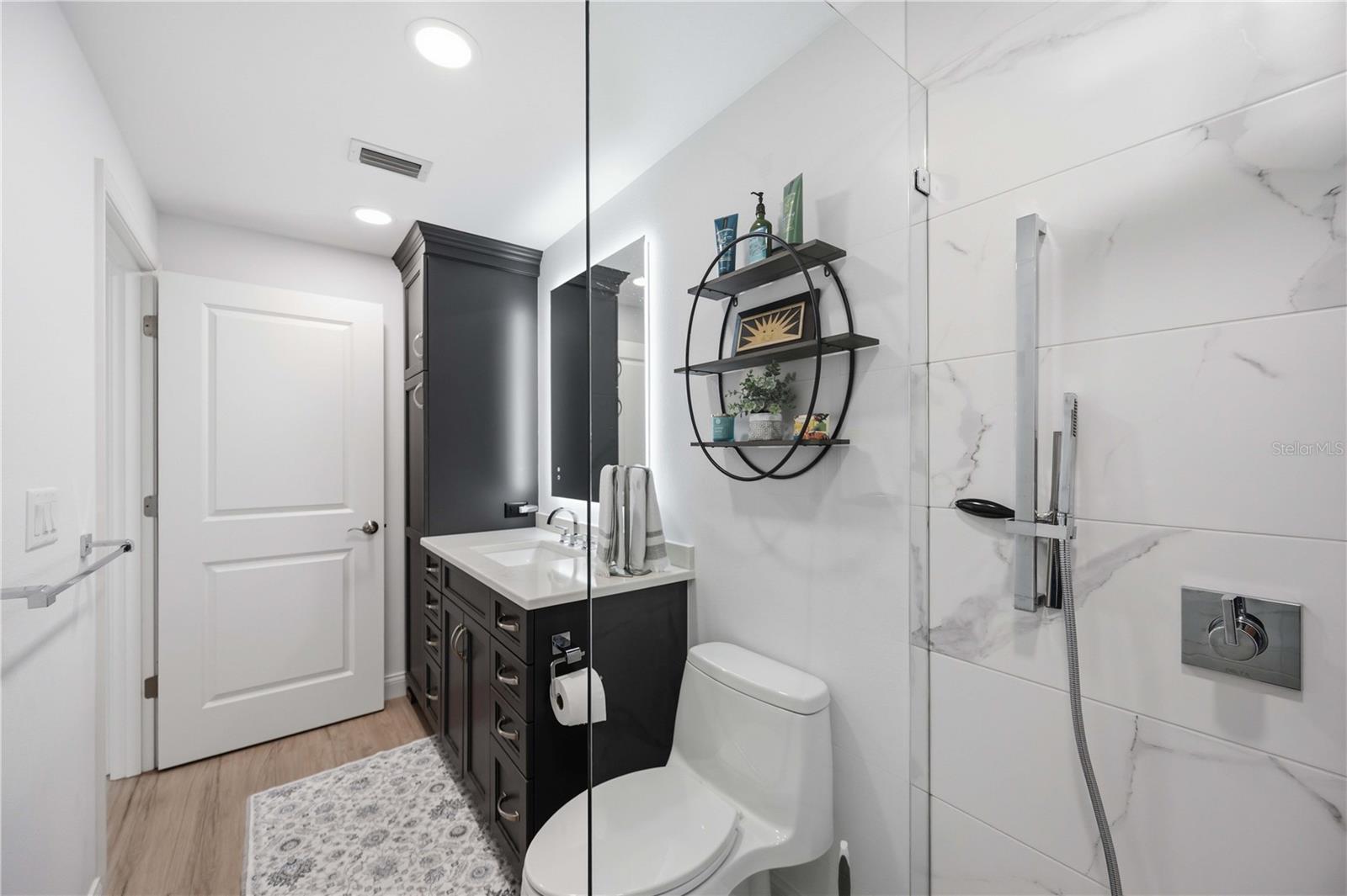 Listing Image #28