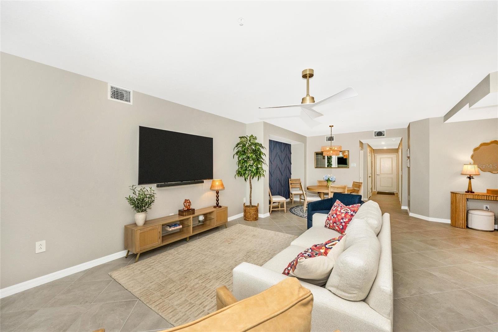 Listing Image #13