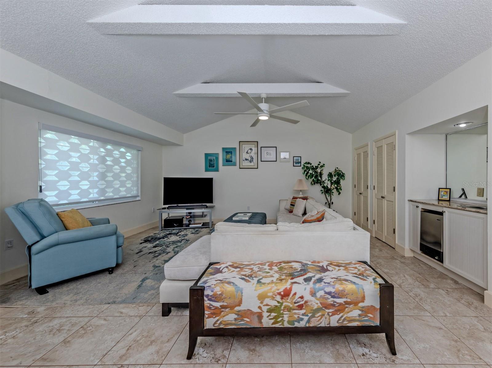 Listing Image #8