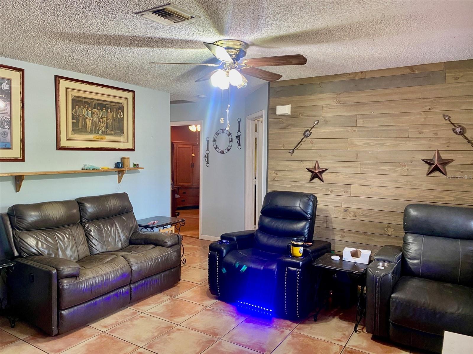 Listing Image #3