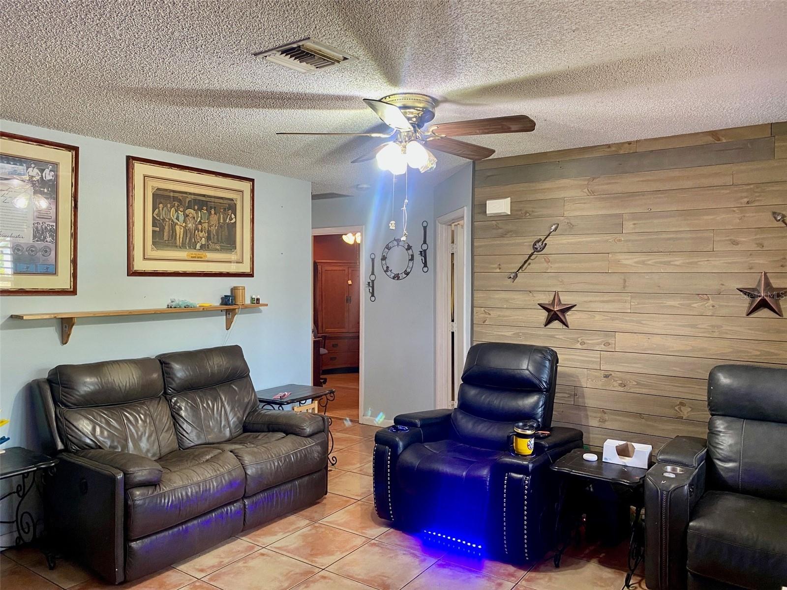 Listing Image #4