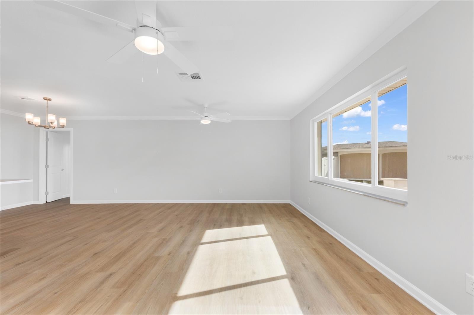 Listing Image #4