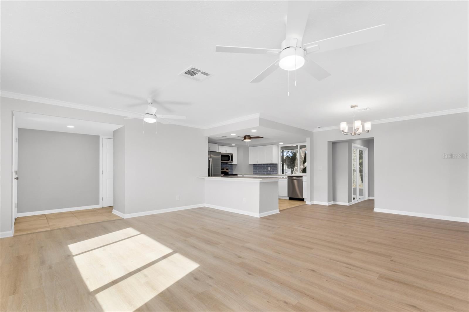 Listing Image #9