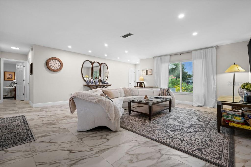 Listing Image #15