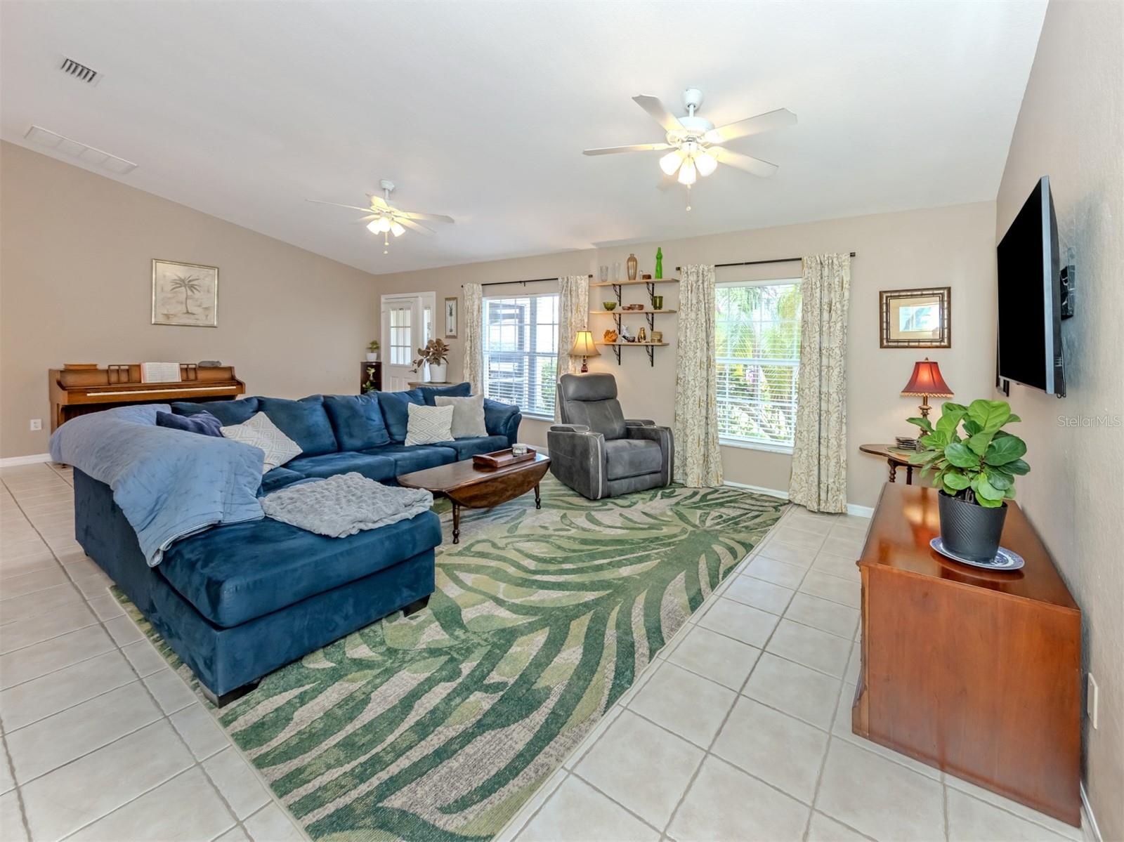Listing Image #3