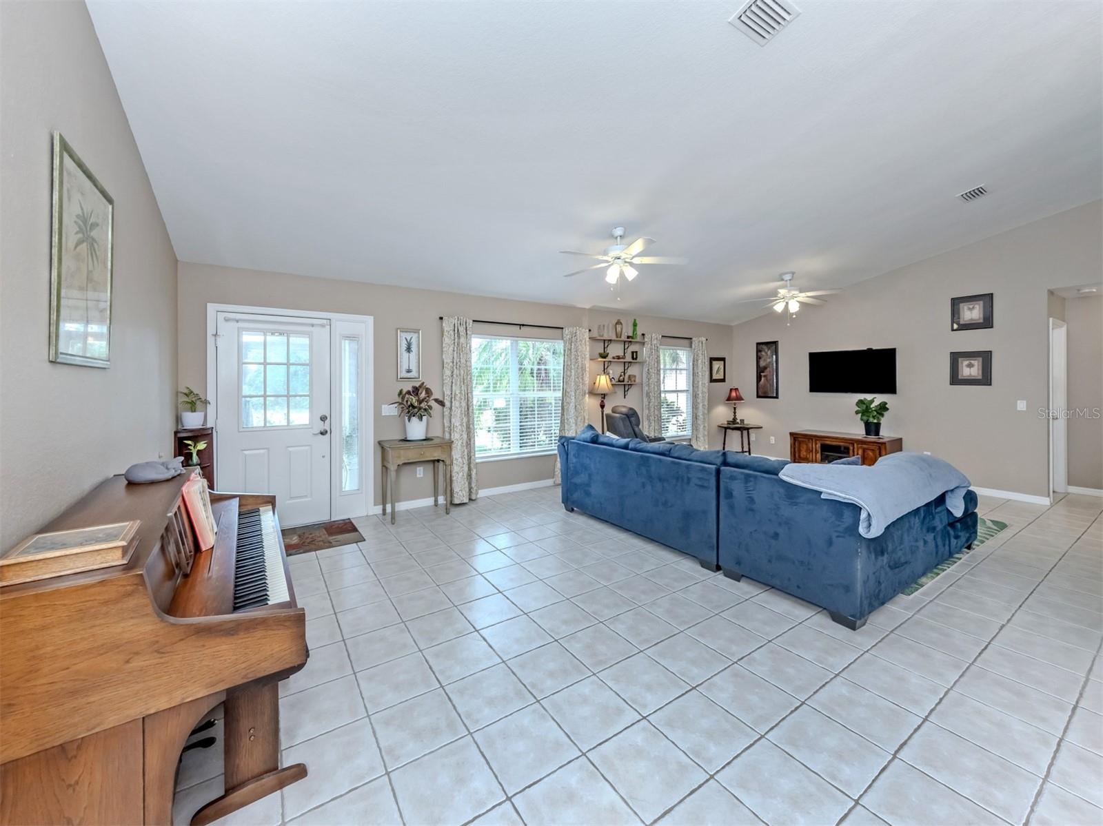 Listing Image #7