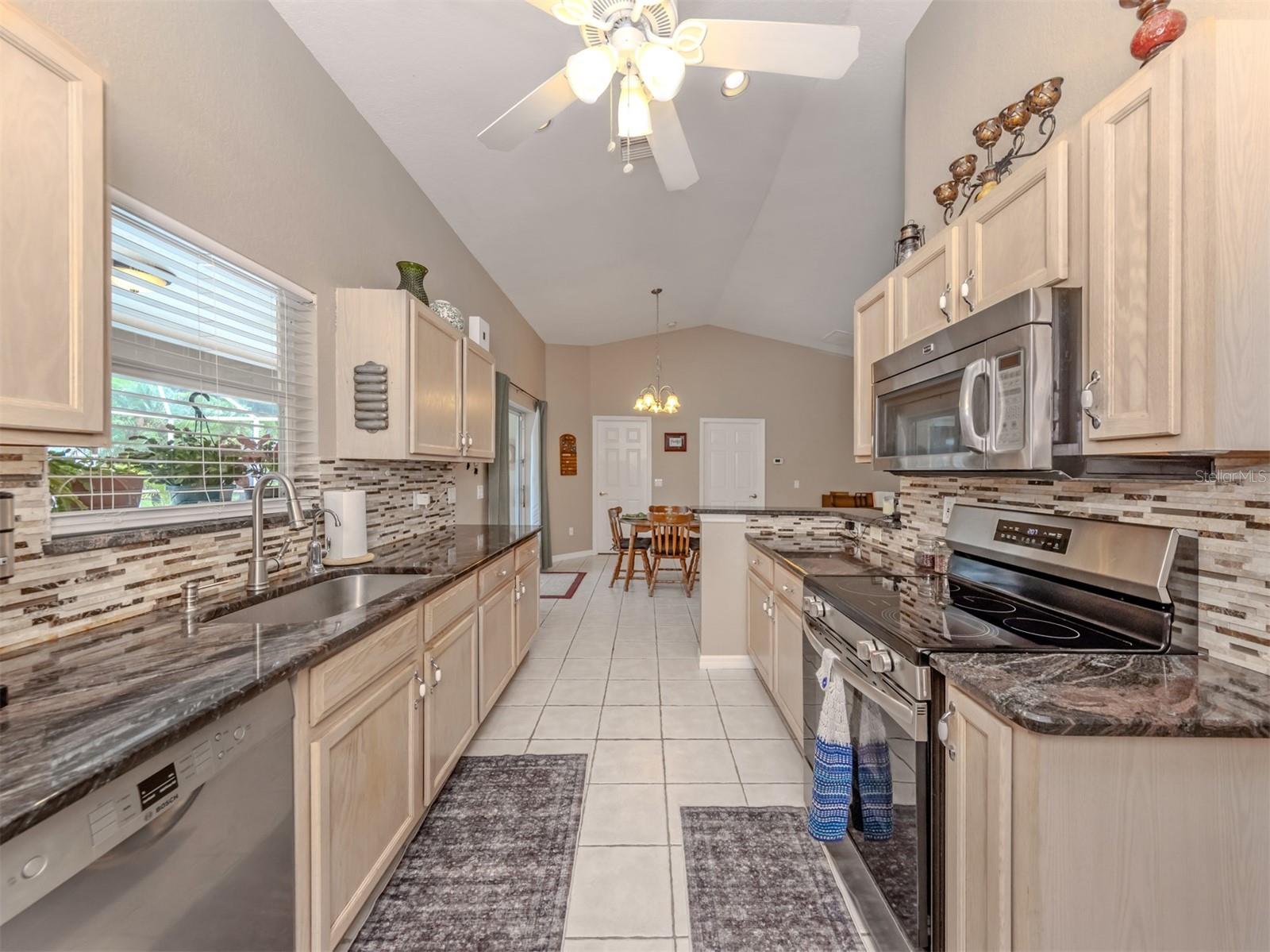 Listing Image #11