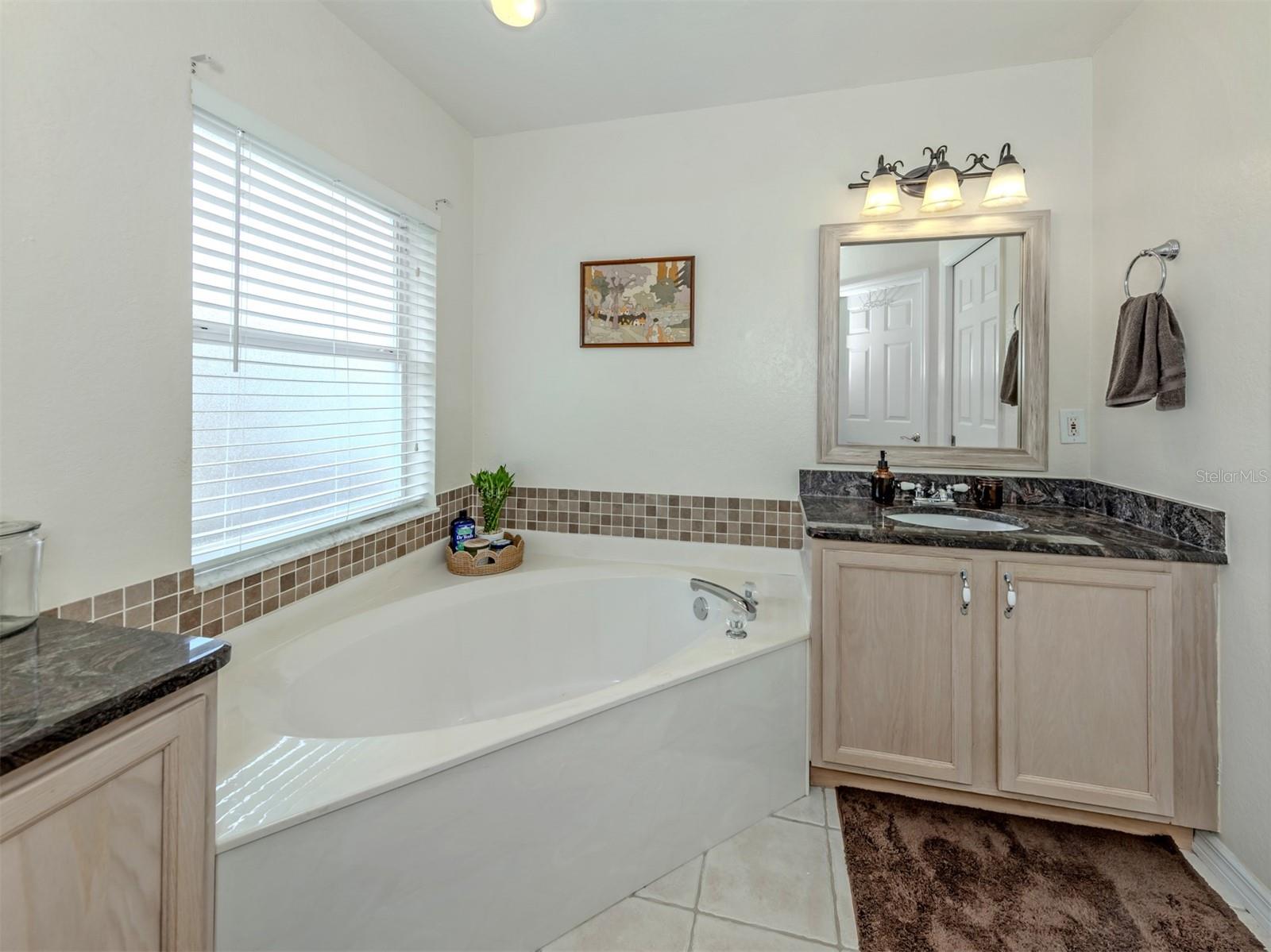 Listing Image #16