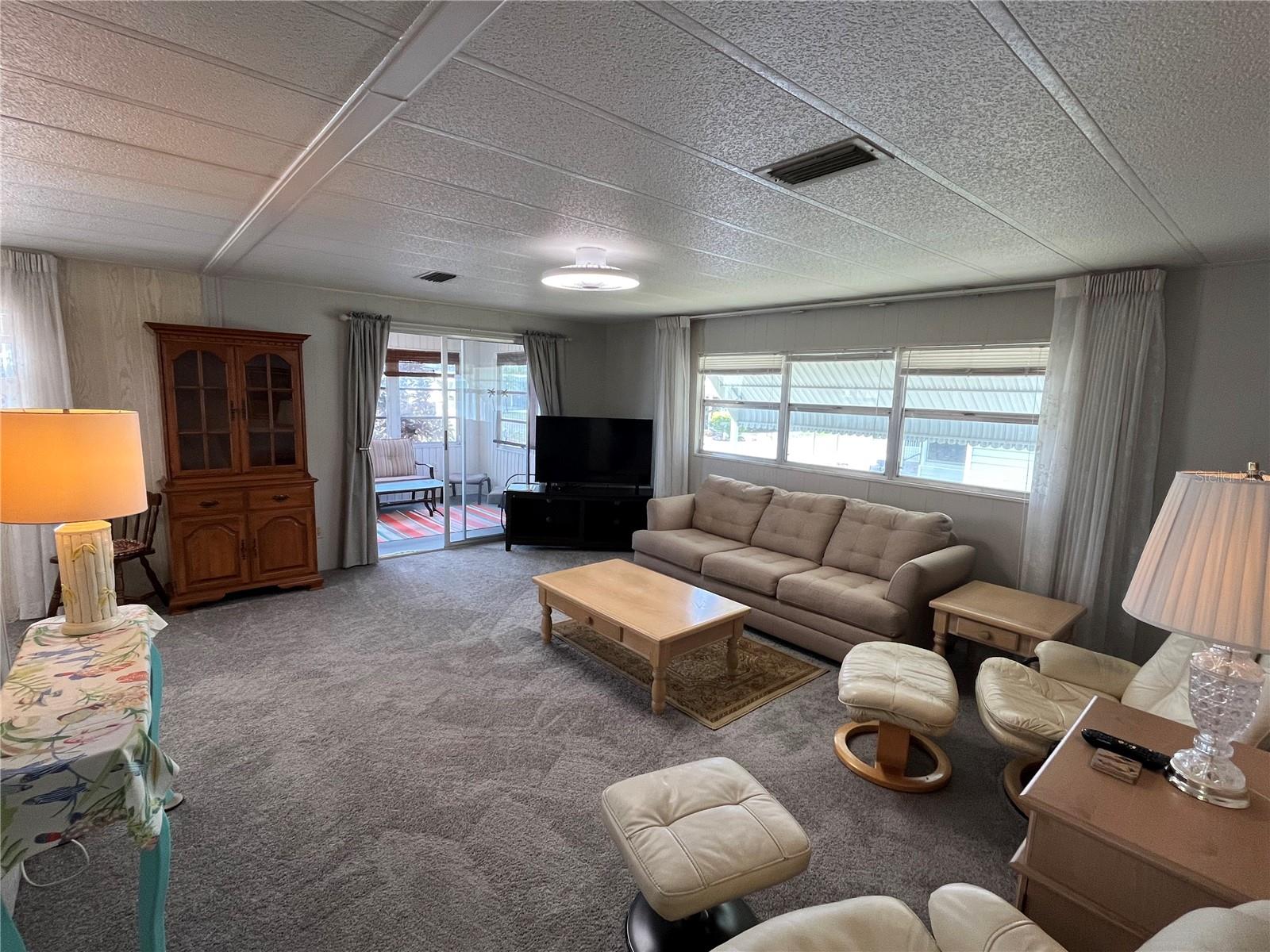 Listing Image #11