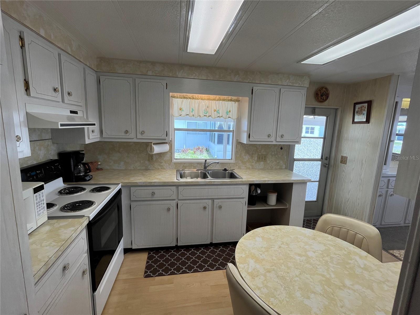 Listing Image #12