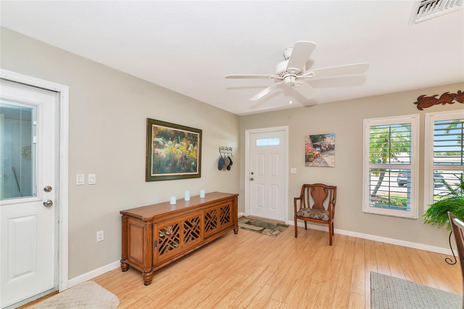 Listing Image #5