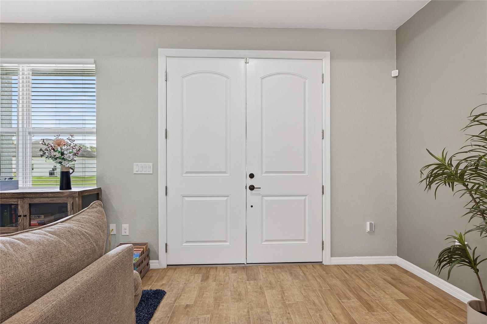 Listing Image #11