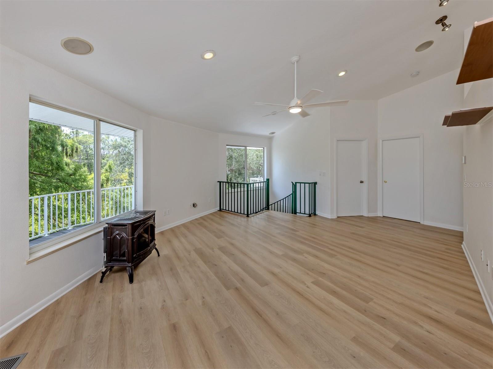 Listing Image #8