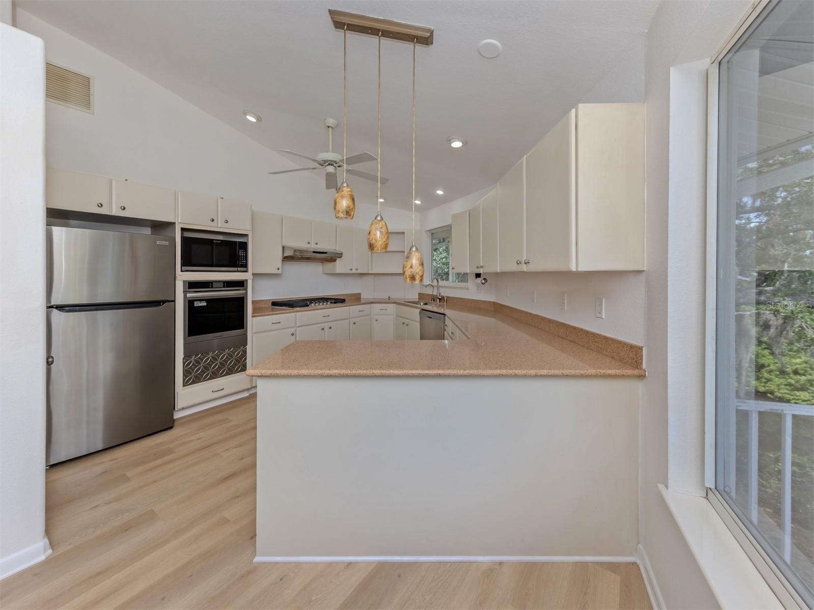 Listing Image #15