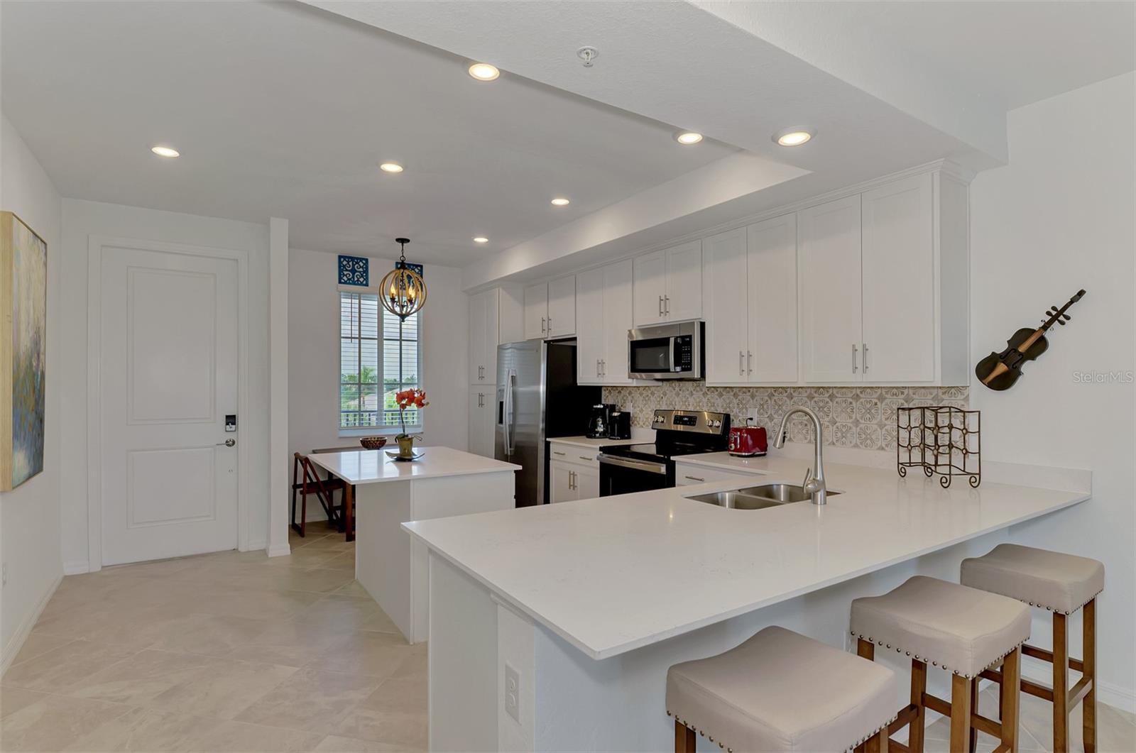 Listing Image #11