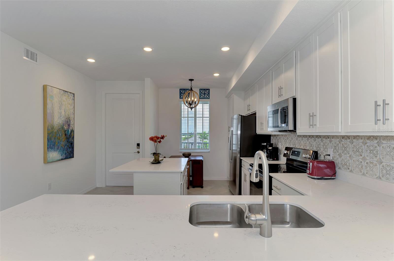 Listing Image #12