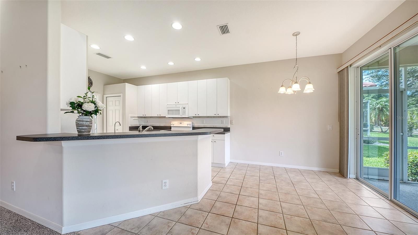 Listing Image #12