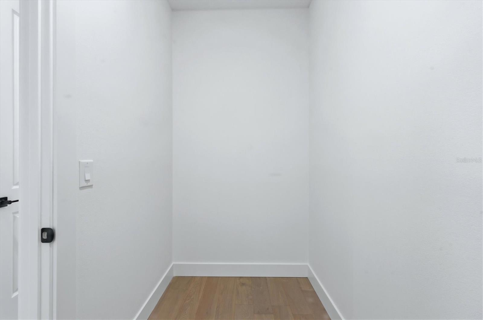 Listing Image #27