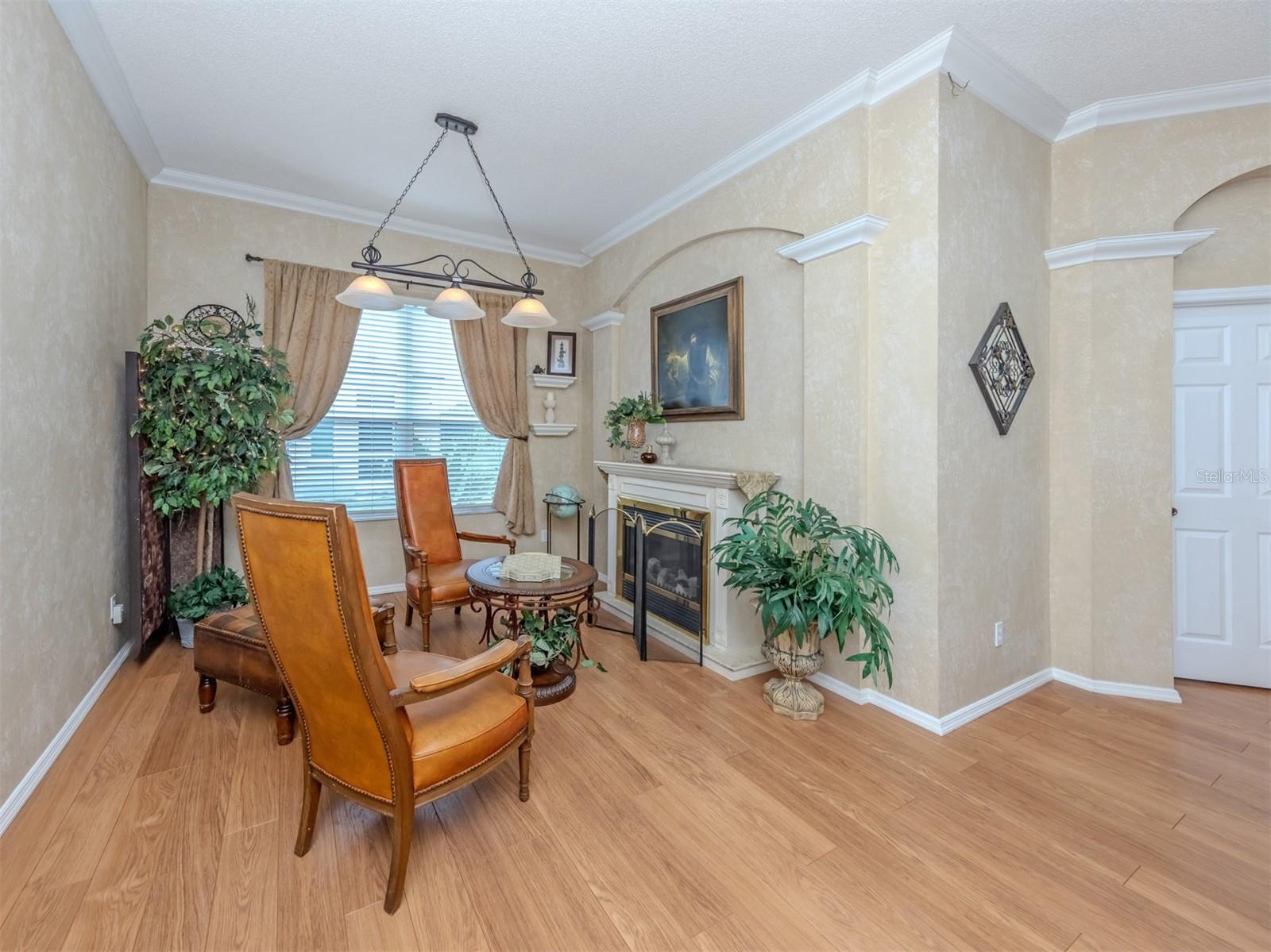 Listing Image #4