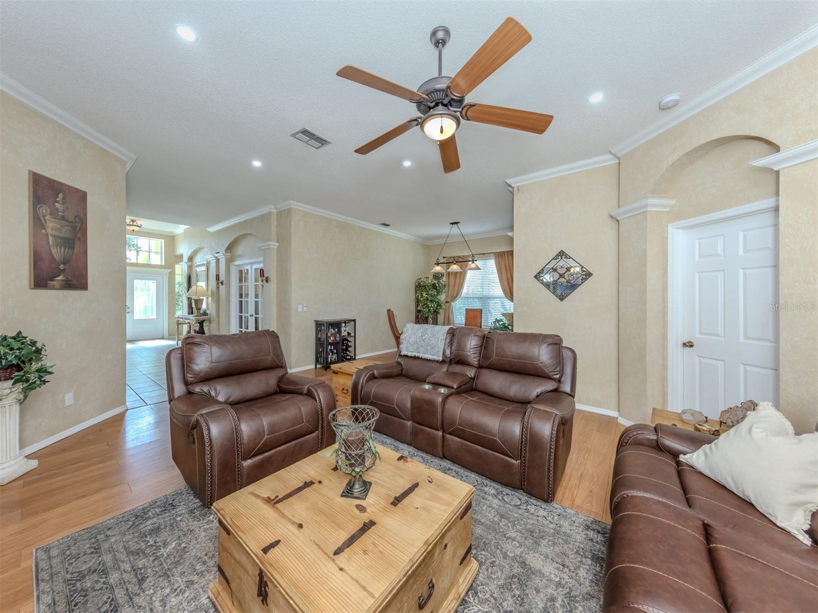 Listing Image #6