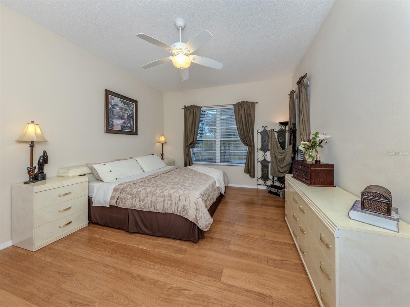 Listing Image #15