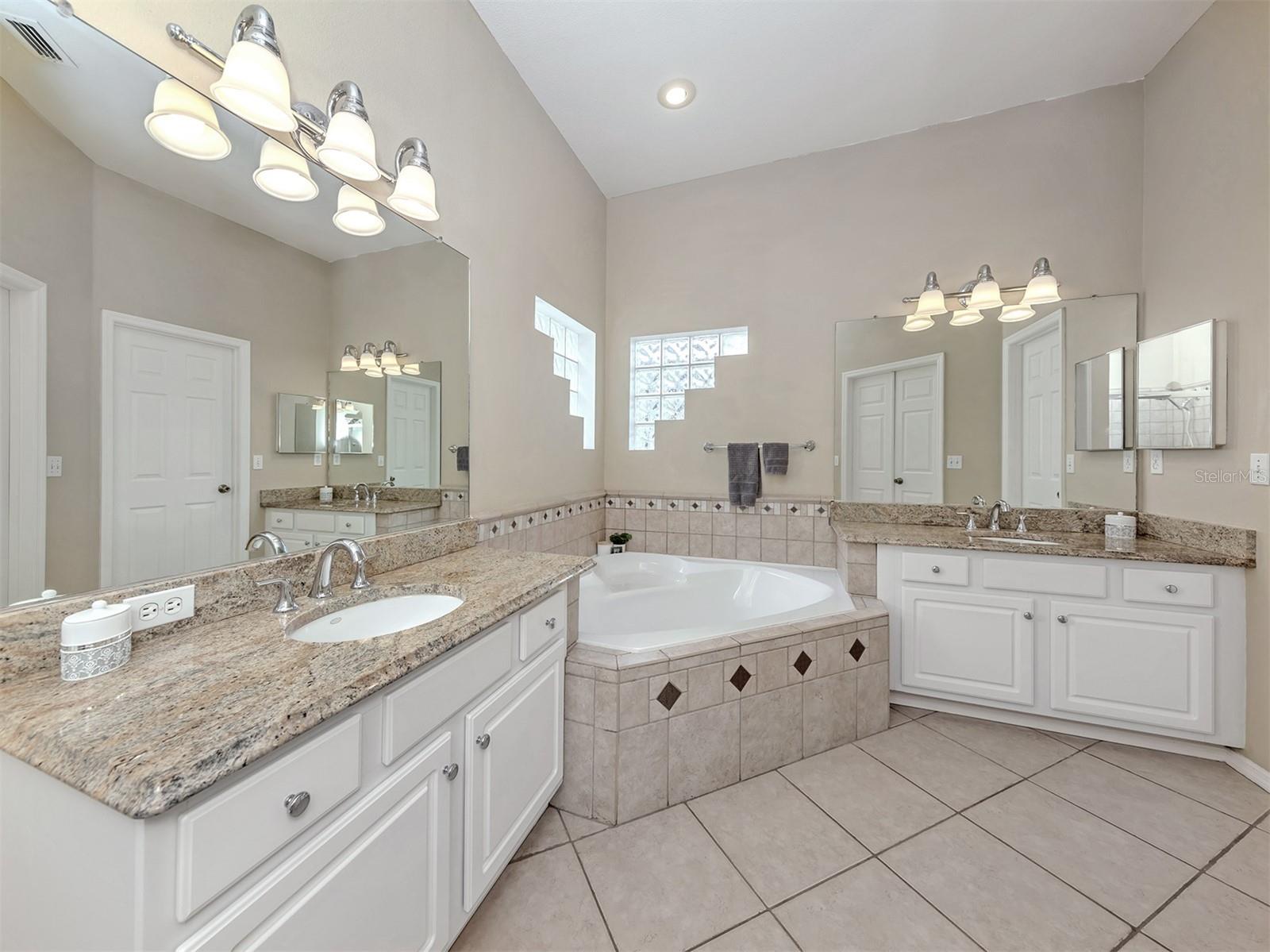 Listing Image #16