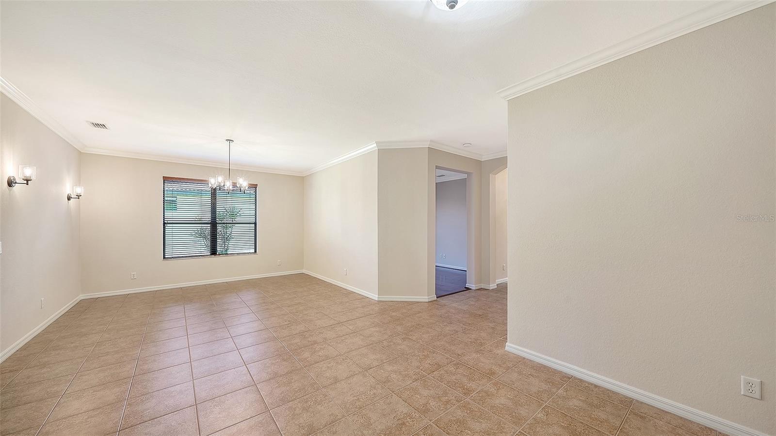 Listing Image #7