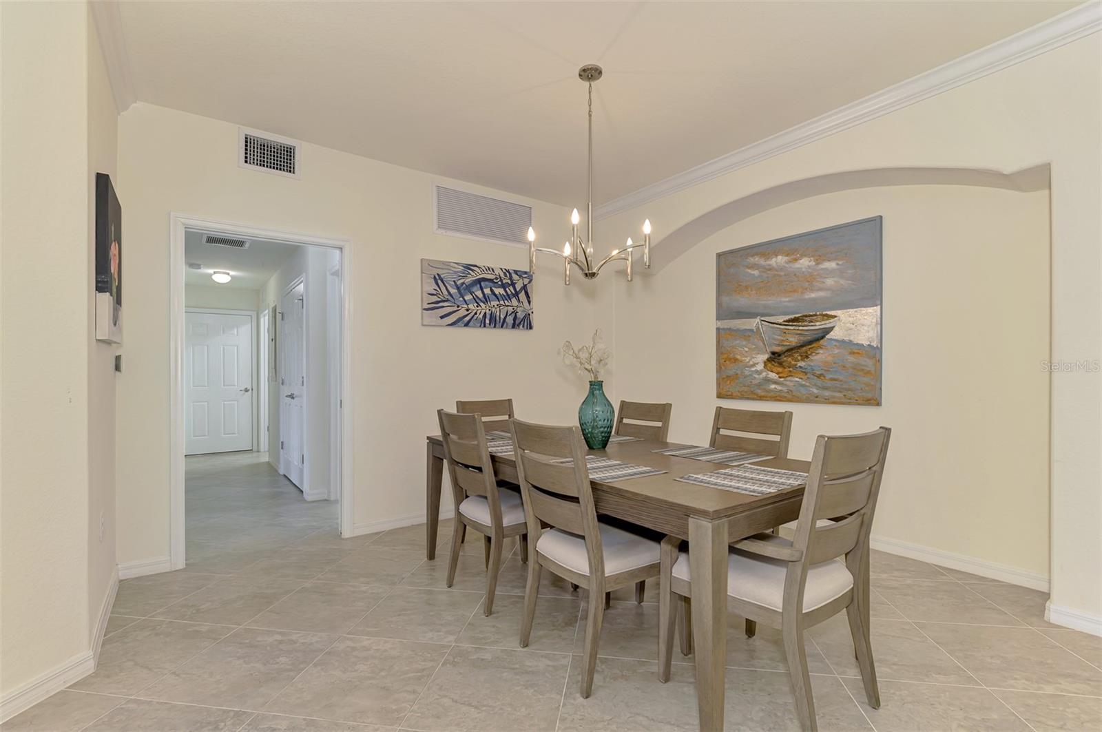 Listing Image #11
