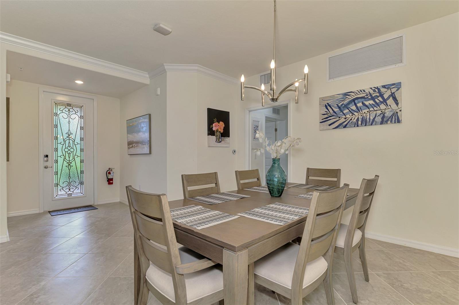 Listing Image #12