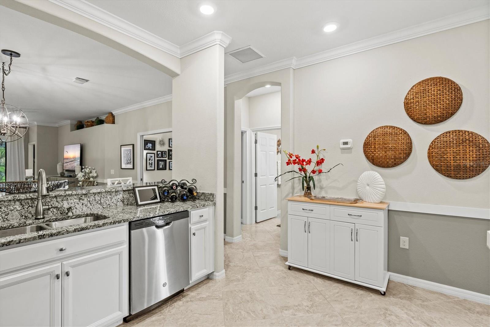 Listing Image #12