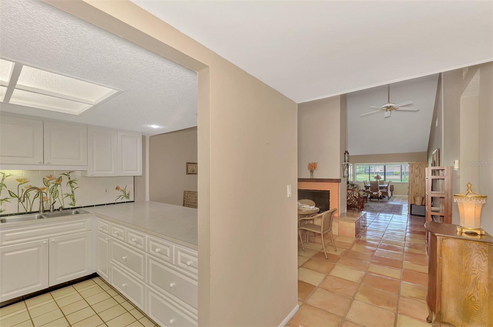 Listing Image #12