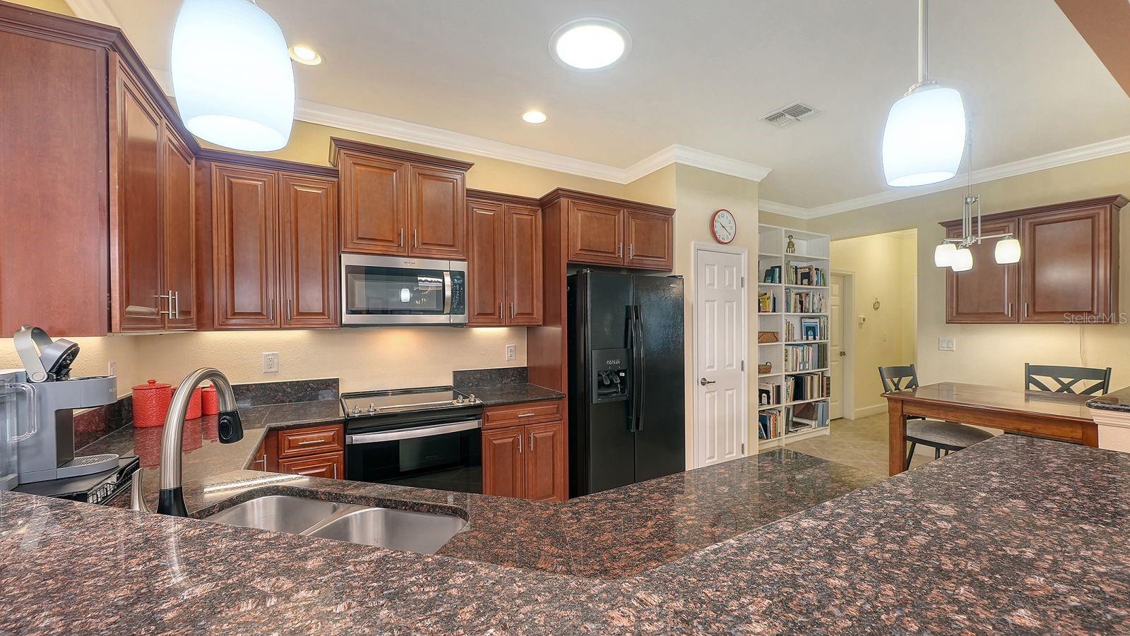 Listing Image #11