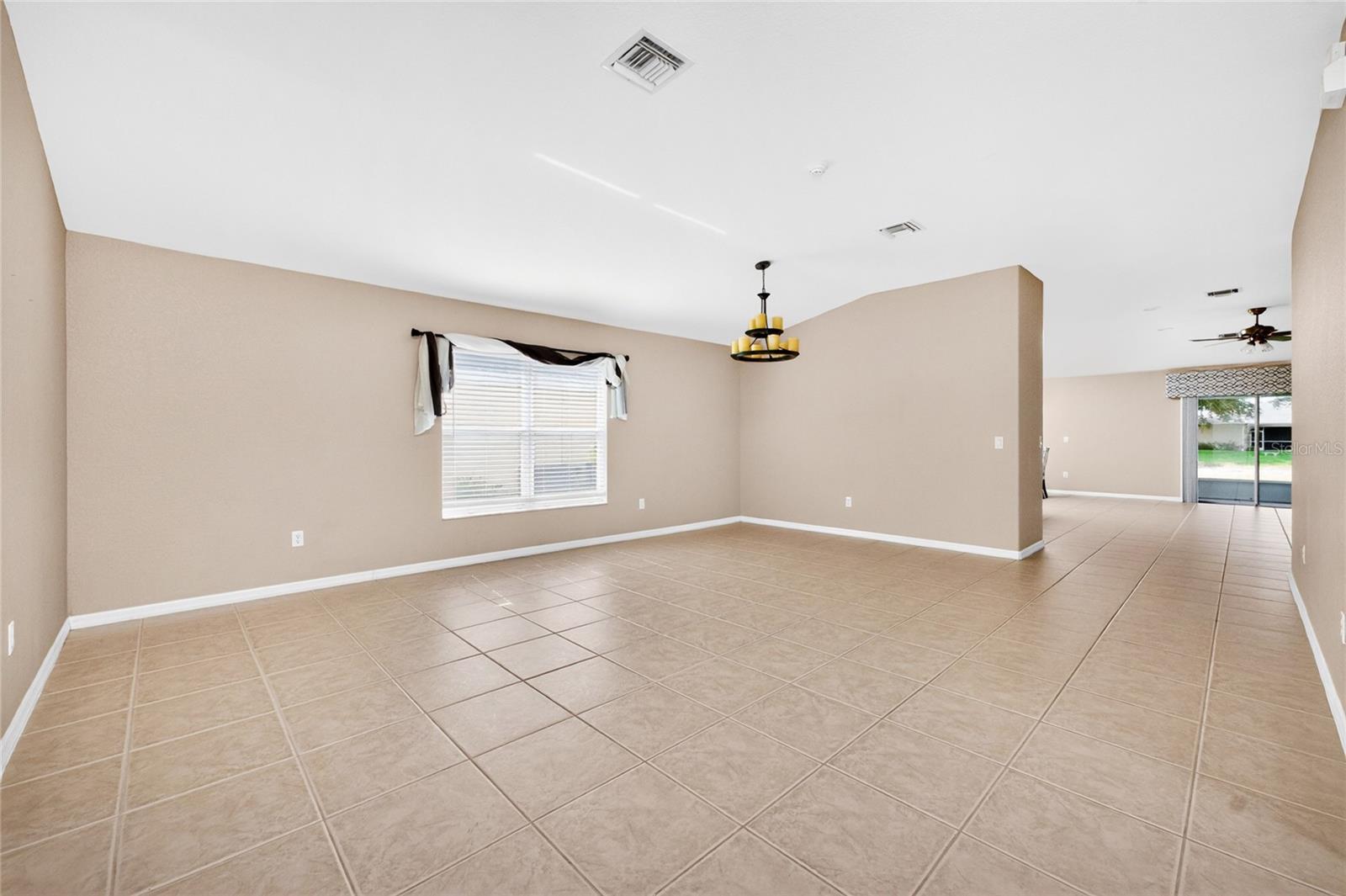 Listing Image #9