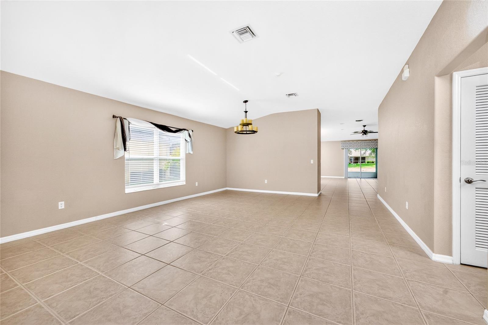Listing Image #10