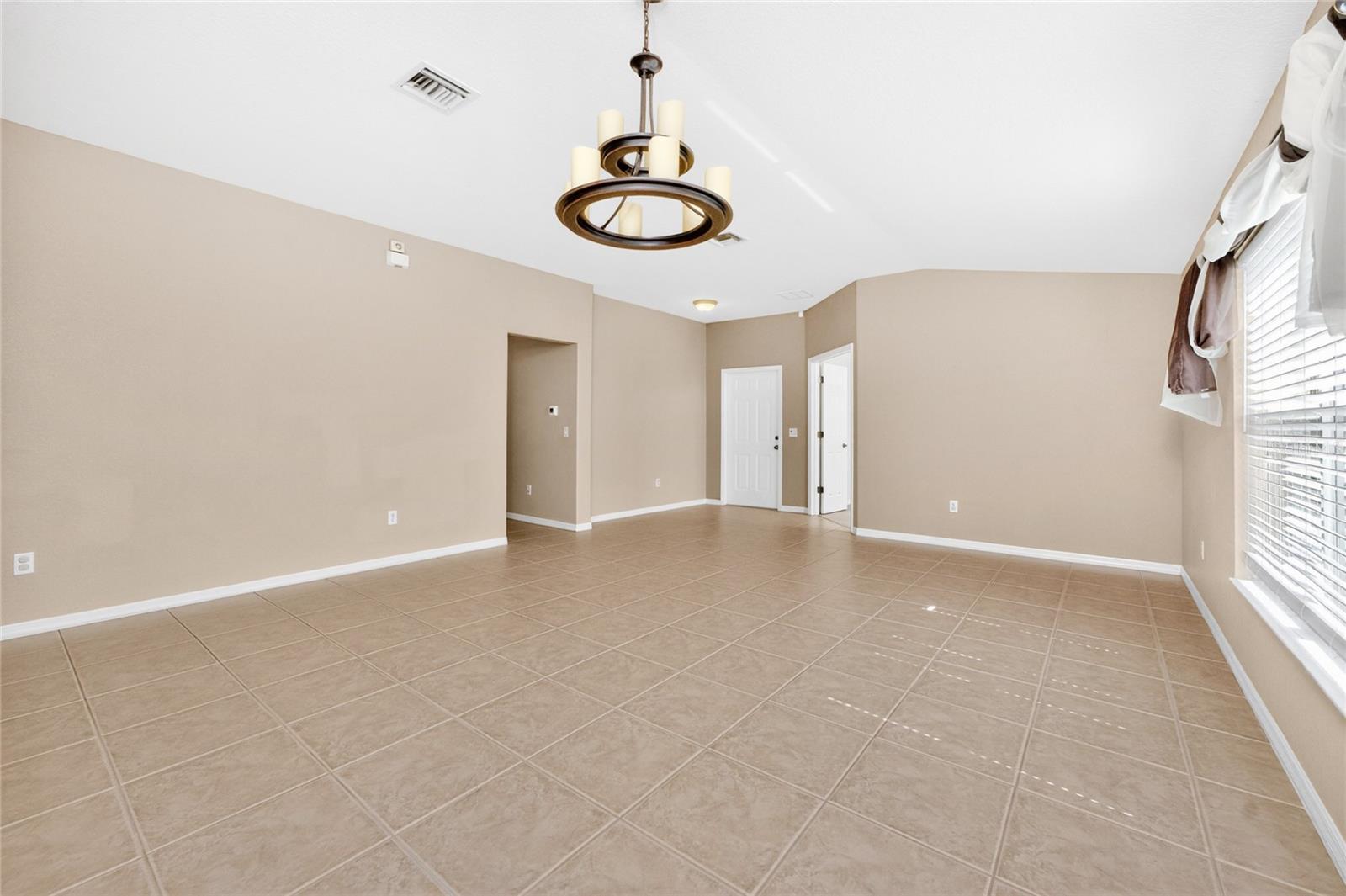 Listing Image #12
