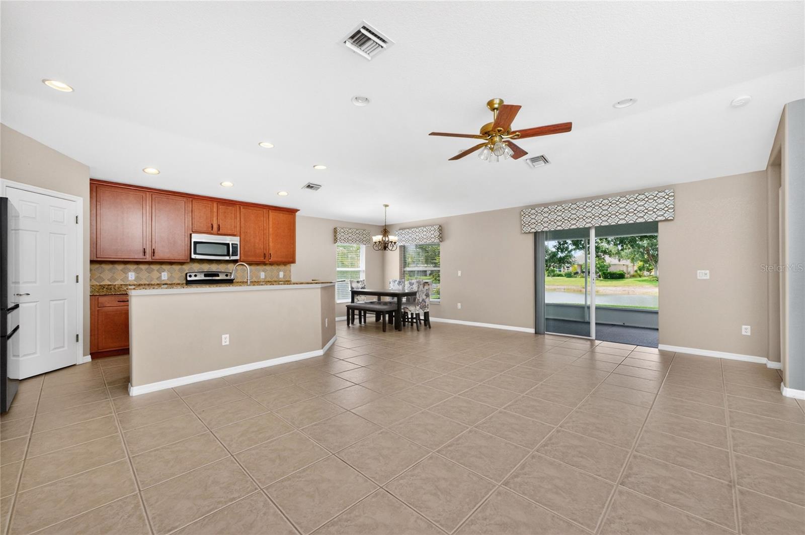 Listing Image #13