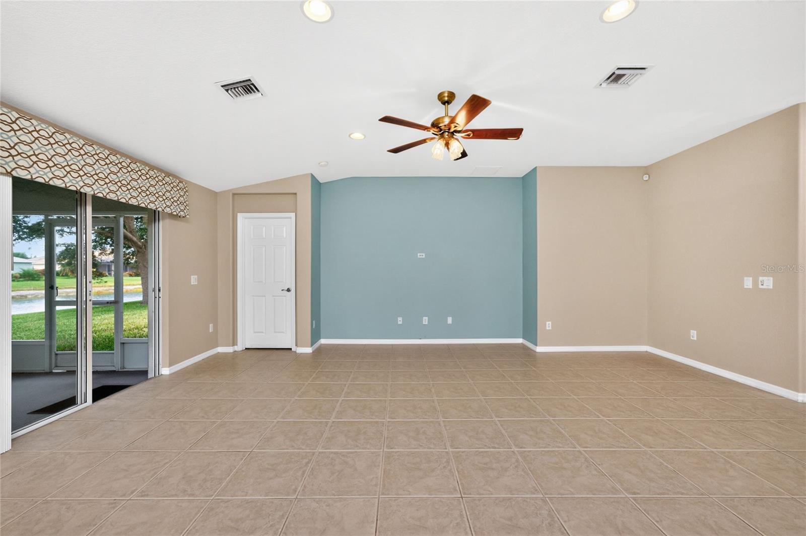Listing Image #16
