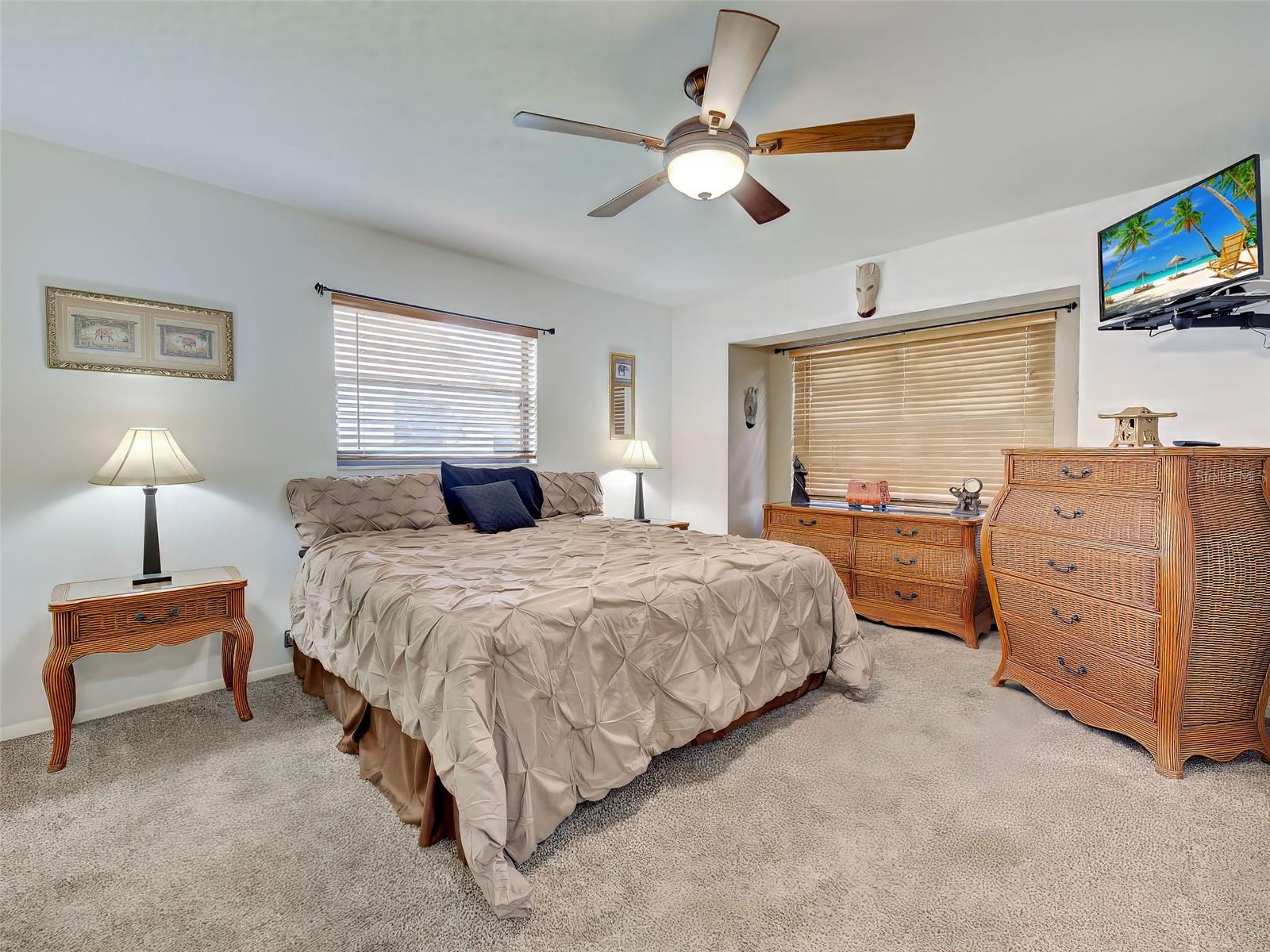 Listing Image #9