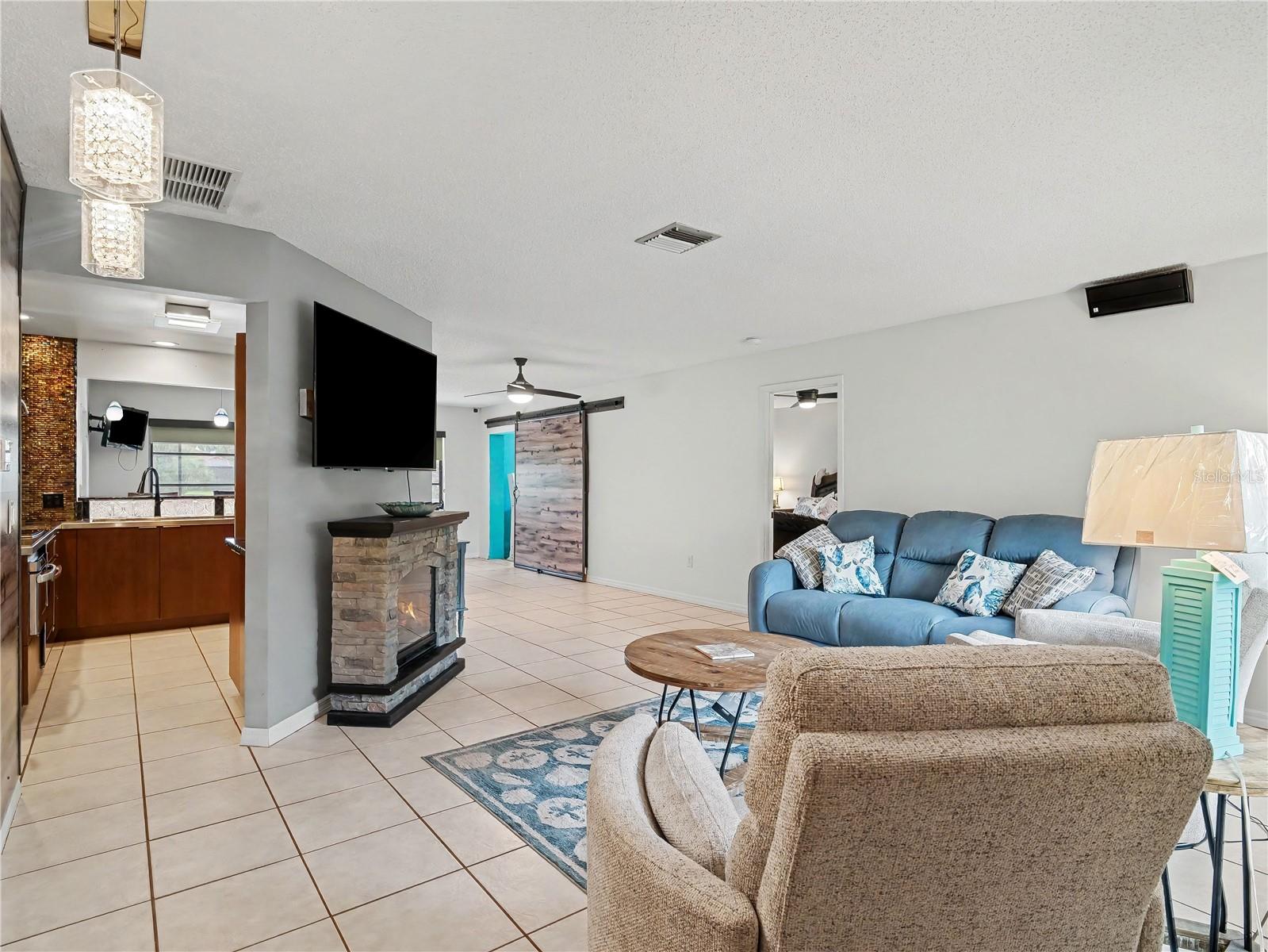 Listing Image #7