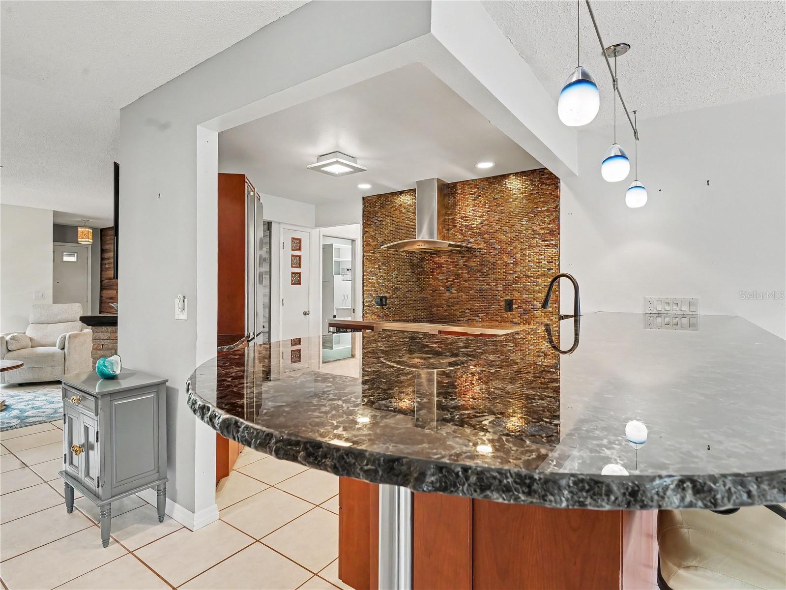 Listing Image #12